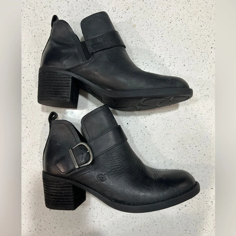 NWT Born Black Leather Ankle Boots sz 7